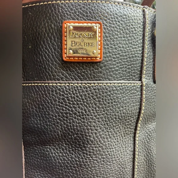 - Dooney & Bourke Pebble Grain
Leather Lexington - Picture 4 of 6